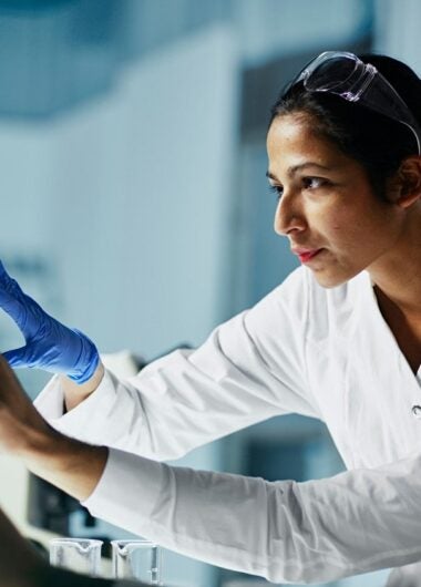 Assessment of ocular toxicity of CDK inhibitors